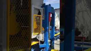 Вибропресс Рифей Буран 2А. С бесстеллажной схемой работы, для производства бордюров.