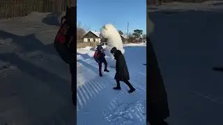 Белый мишка приехал в деревню 😋