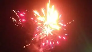 Hujan KEMBANG API DI ATAS LANGIT