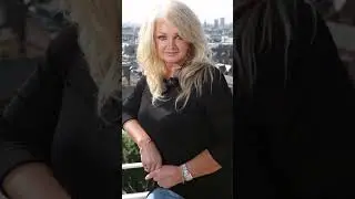 Bonnie Tyler - Holding Out For A Hero