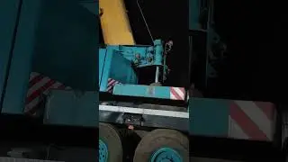 Loading Counter Weight on 160 ton Crane 