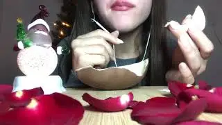 ASMR I eat Kinder SURPRISE 🥚 🥰💋 🍫