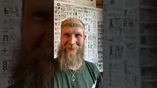 Айфон непобедим - потому что АЙ. ЧитАЙ Буковник.