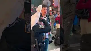 NYPD Cockatoo