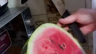 Режем арбуз как в дорогом ресторане!