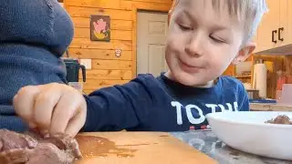 🥩HAPPY New Year!! **In Which Levi Makes/Eats STEAK