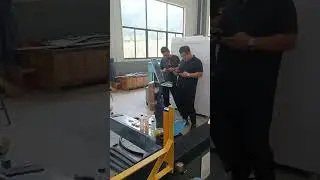 Станок для лазерной резки с размером рабочего стола 28 х 3 м, объяснение на русском языке