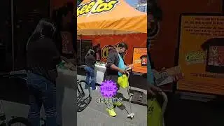 FREE CHEETOS YONGE DUNDAS SQUARE #cheetos #free #maccheese #yongedundassquare