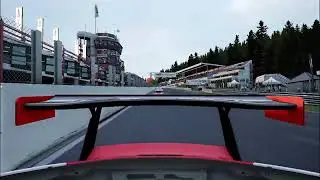 Almost Got Squeezed - Assetto Corsa Competizione