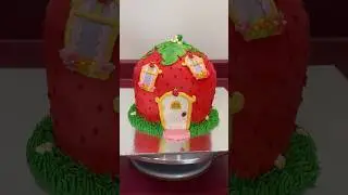 Strawberry Shortcake’s House🍓✨ #cake #shorts