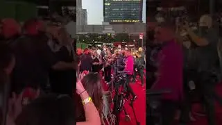 Connor Mcgreggor throws drink at MGK