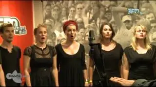 Dario Fo sings Skrillex' Bangarang (acapella) - Live @ 3voor12 Radio