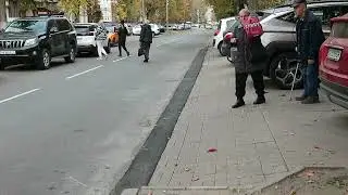 Занизили та заасфальтували бордюри по вулиці Небесної Сотні