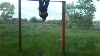 Как делать топорик на турнике