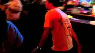 How to Play Cornhole In a Bar!  DogDaze Rec Leagues!