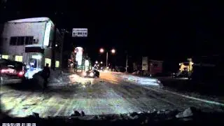 北海道 冬の交通事故　car clash