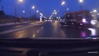 Авария на перекрестке Подрезала газель
