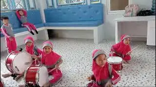 kegiatan hari jumat via latihan  drumband