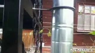 Мангал с трубой и большой крышей 