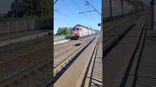 ВЛ11.8 - 777/776Б с грузовым поездом.