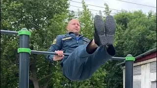 Dad showed simple elements on the horizontal bar and parallel bars.