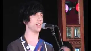 Russell Kane receives the 2010 Edinburgh Comedy Award from A