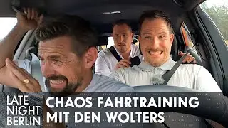 Klaas teaches the Wolters to drive | Late Night Berlin