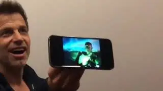 Zack Snyder show's Green Lantern Footage from his Phone