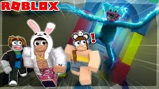 I FORCED MY YOUTUBER FRIEND TO PLAY POPPY PLAYTIME!