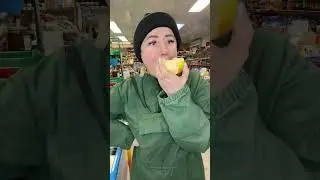 Папа съел всю грушу😁