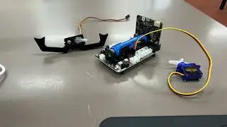 Controlling servo motors with the MicroBit and SuperBit