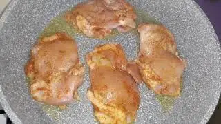 Очень сочный стейк. Стейк из филе  куриного бедра.