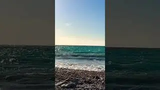 Средиземное море, каменистый пляж Кала Кодоляр 