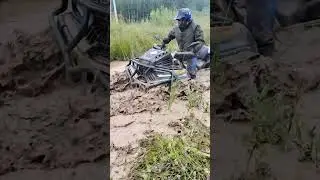 а лужа то с подвохом))#offroad #квадроцикл #4x4