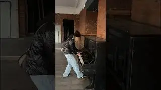 Bohemian Rhapsody Queen Богемская рапсодия🎹👑 на пианино в заброшке