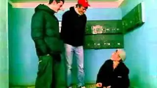 малолетка гопарей обидел
