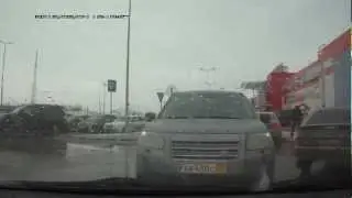 не уступил проезд на парковке