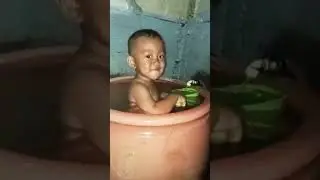 MANDI....!! DI BAK MANDI