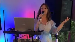 Нарезка «живых» выступлений -поёт Лаура Дедович