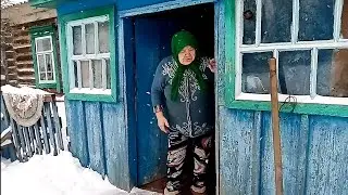 Чистим снег🚜на Т-40 Бабуля юмаристка🥰