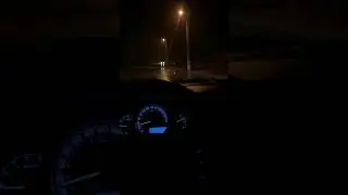 Gece Toyota Corolla Araba Snap