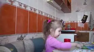Болтает:))