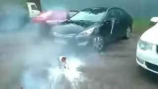 ⁨