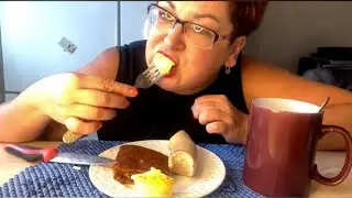 МУКБАНГ/ОМЛЕТ И ЛЕВЕРНА КОЛБАСКА/РАЗГОВОРЫ НА ААМЕРУ