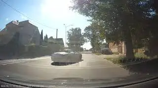 Ледве не потрапив  в дтп. Хто був би винен???