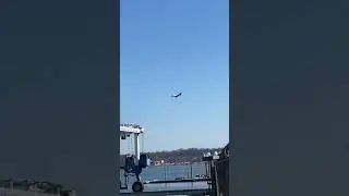 What plane is this? Reagan Airport (DCA)