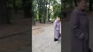 Установлено 6 новых лавочек и 2 урны в нашем парке)
