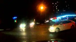 Увернулся, сцуко!
