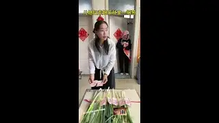 #小乌梅一台好洗  @小天鹅官方旗舰店 儿媳妇走娘家就拿一捆葱，婆婆竟然这样做。#创意短剧#农村搞笑#乡村风情#欢乐片段#创意