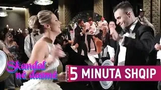 Skandal në dasmë, vjehrra kap nusen duke kryer marrëdhënie me të dashurin në tualet